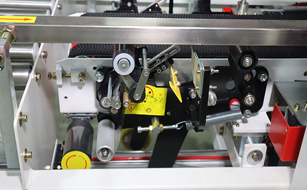 一字型全自動封箱機,全自動封箱機,封箱機